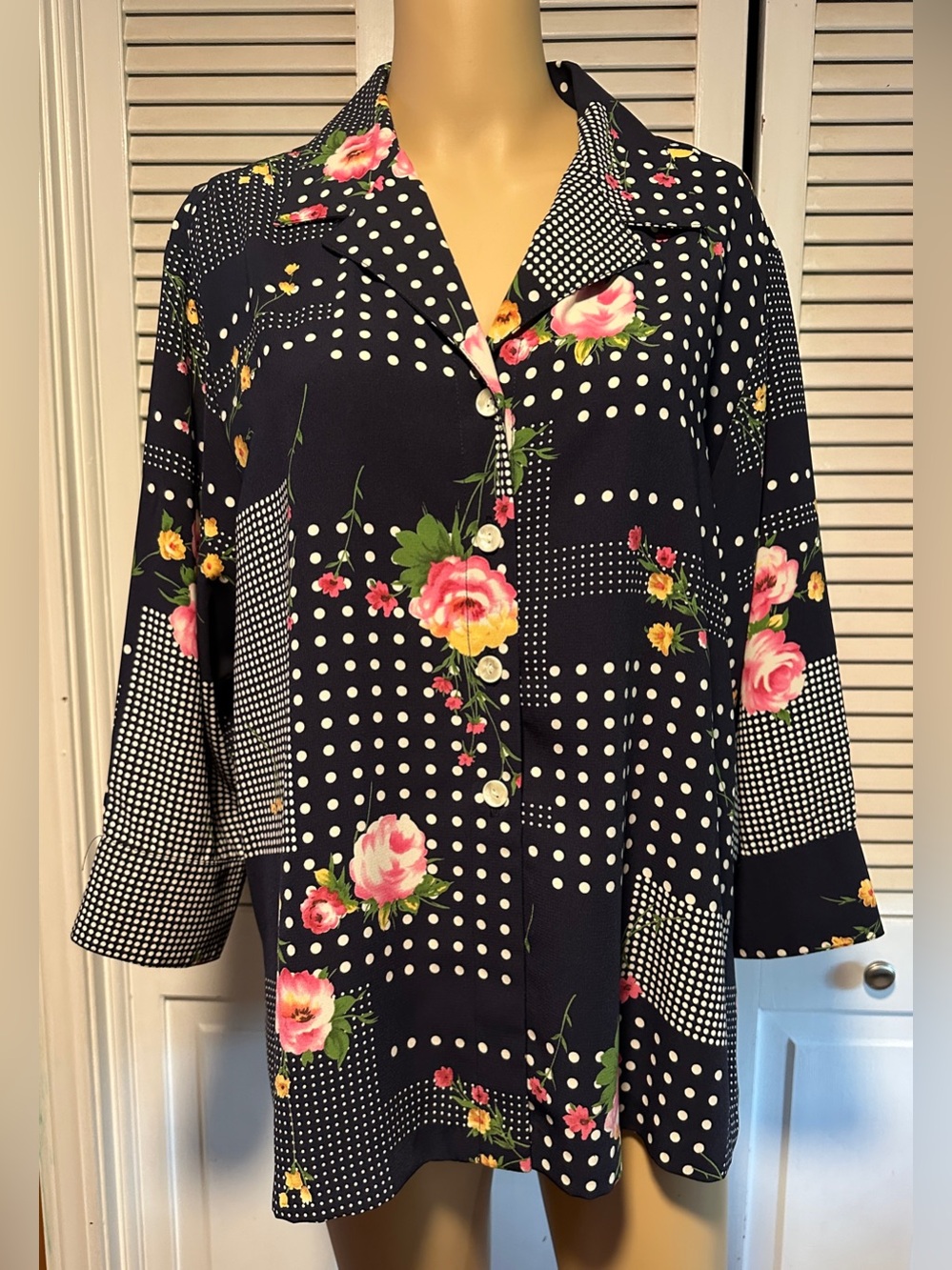 Appleseed’s Blue Satin Floral Polka Dot 3/4 Sleeve Button Down Blouse Size 18